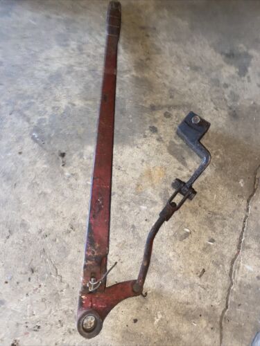 IH 373647R1 Handle International Harvester