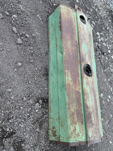 John Deere 620 Standard Hood Antique Tractor