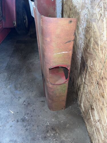 International Farmall 706 Hood antique tractor