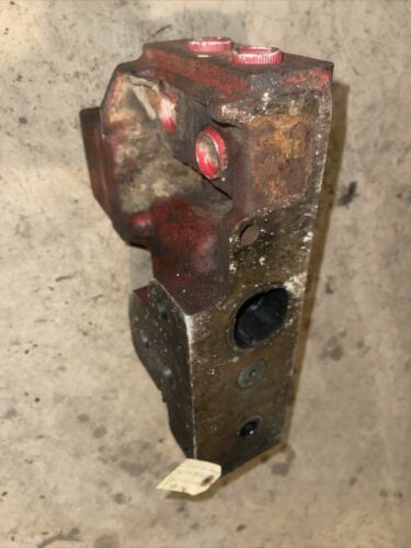International IH Farmall 756 Right Hydraulic Couplers 706 806 856