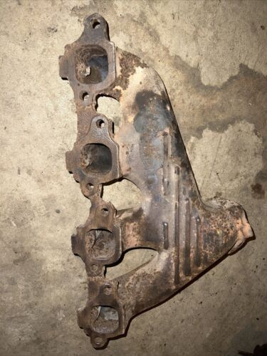 Chevrolet medium duty truck and school bus right hand exhaust manifold 3964244