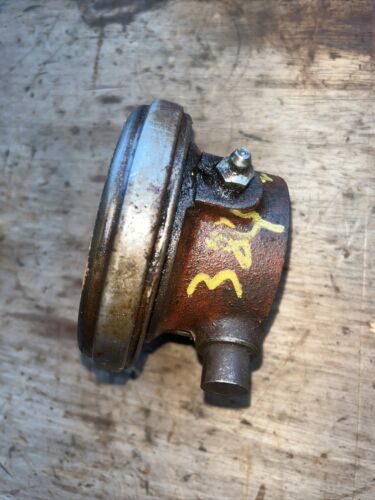 Throw out 3070647R1 SLEEVE for International 354, 2444, 364, 444, 384,