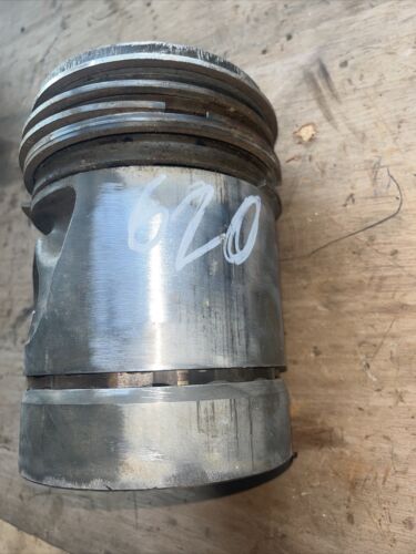 John Deere 620 Piston Antique Tractor