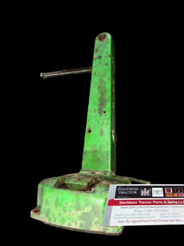 JOHN DEERE B STEERING SUPPORT  B2533R