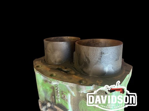 Late Styled John Deere B Cylinder Block B2500R  Antique Tractor