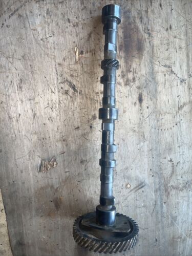 JOHN DEERE 1010 / 2010. DIESEL ENGINE CAMSHAFTWITH CAM GEAR