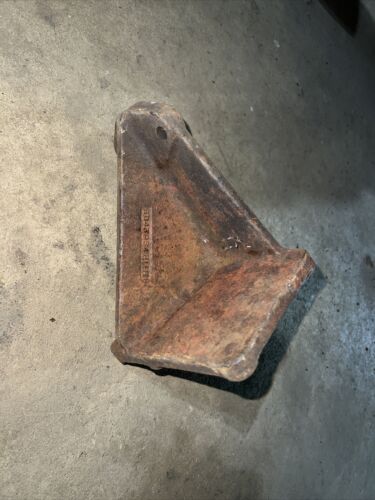 IH International 444 Air Cleaner Bracket support