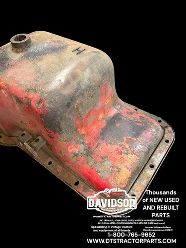 IHC Farmall H Oil Pan Antique Tractor Nice One!