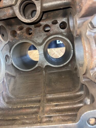 FARMALL SUPER H CYLINDER BLOCK 358067R1 C-169 Antique Tractor