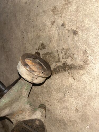 M59T GOOD USED JOHN DEERE M 40 320 330 420 430 ENGINE OIL FILTER HOUSING BASE