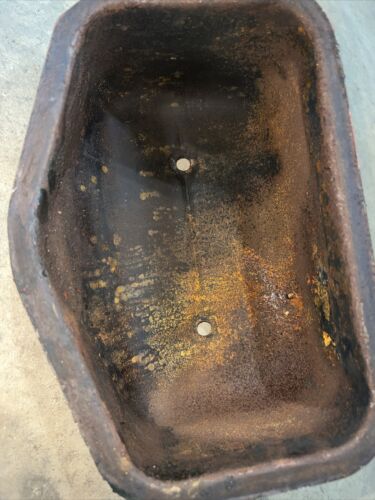 JOHN DEERE B TRACTOR VALVE COVER B JD part