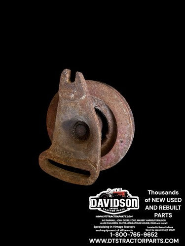 International 560 656 706 D282 Fan Pulley W/mounting Bracket Antique Tractor
