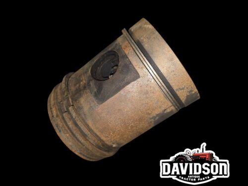 USED JOHN DEERE B TRACTOR ENGINE B1772R PISTION AND CONNECTING ROD B1770R