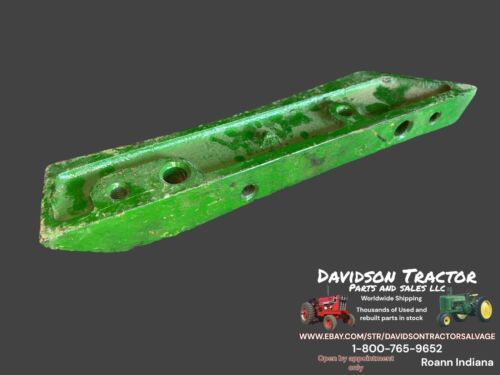 John Deere 2010 Tractor ORIGINAL JD 3pt hitch Right sway block T13346T