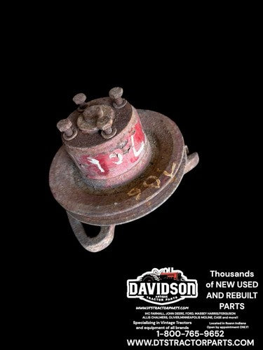 International 560 656 706 D282 Fan Pulley W/mounting Bracket Antique Tractor