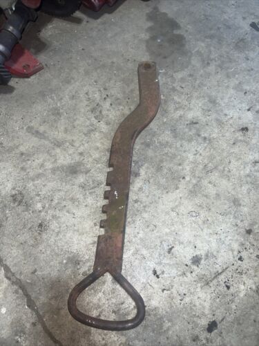 ORIGINAL IH FARMALL  460 GAS UTILITY TRACTOR - FAST HITCH  ADJUST HANDLE & PIN