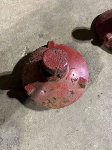 IHC Mccormick W9 WD9 Hub/Axel lock w/Bolt