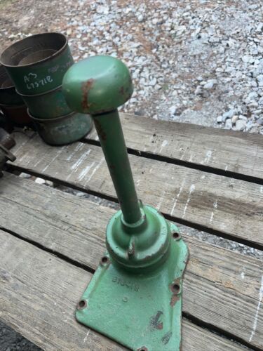 JOHN DEERE B CRANKCASE BREATHER B1841R