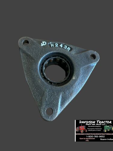 JOHN DEERE H243R CAMSHAFT BEARING HOUSING RH FOR H TRACTOR
