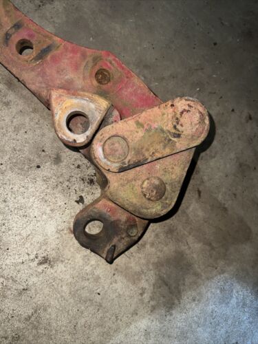 523689-R2 350 Farmall Tractor Fast Hitch Rockshaft Bracket