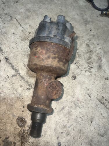 International 560 460 Utility Distributor 368051R1  Antique Tractor