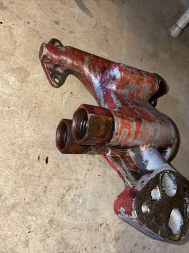 Case IH Oil Cooler Manifold & Bracket  3136384R1 For 826