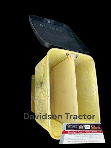 John Deere Planter Box W/Lid A22688