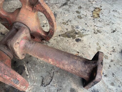Farmall IH B BN tractor main front end pedestal + hubs - cap 3 bolt style hub