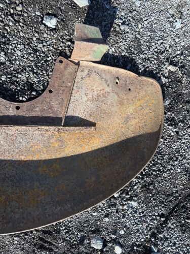 USED JOHN DEERE LA TRACTOR RH FENDER AL2772R