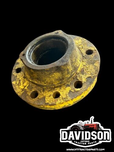 John Deere Tractor Wheel Hub R20276R