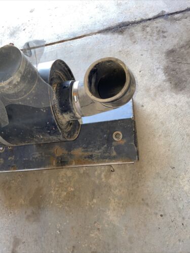 Allis Chalmers 7060 Air cleaner Assymbaly w/bracket