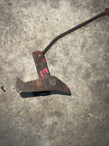 International 300 Utility Tractor Original IHC IH brake lock assembly