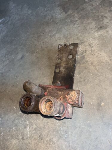 Farmall 400 450 tractor IH front hydraulic line valve port block