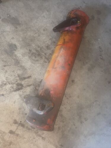 International IH 1066 tractor diesel engine motor oil cooler assembly