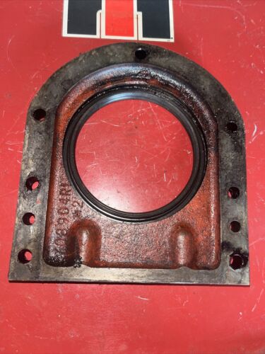 Farmall International 364 384 B275 B414 424 444 Rear Main Seal Housing 708904R1