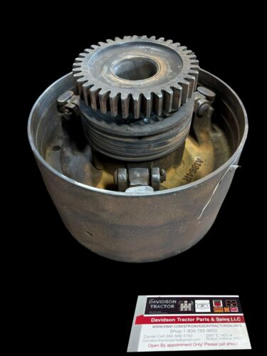 USED JOHN DEERE A TRACTOR BELT PULLEY CLUTCH ASSEMBLY A1864R