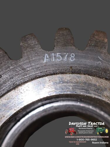 USED JOHN DEERE UNSTYLED A TRACTOR 19 & 25 TOOTH COUNTERSHAFT IDLER GEAR A1578R