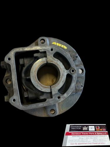 JOHN DEERE B124R MAIN BEARING WITH CAP HOUSING ANTIQUE TRACTOR