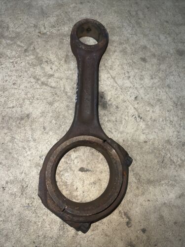 INTERNATIONAL DT414,DT436,DT466 USED TRACTOR CONNECTING ROD 688922C1
