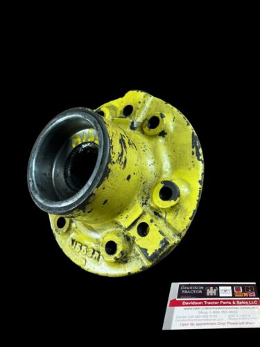 USED JOHN DEERE TRACTOR FRONT WHEEL HUB A1553R