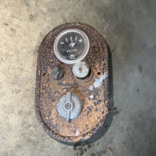 Farmall H M Supers Amp box cover