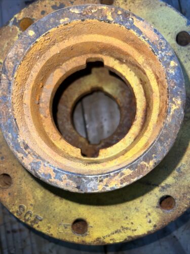 Front Wheel Hub - 8 Bolt fits John Deere 4850 4755 4630 4650 2355 4640 4840