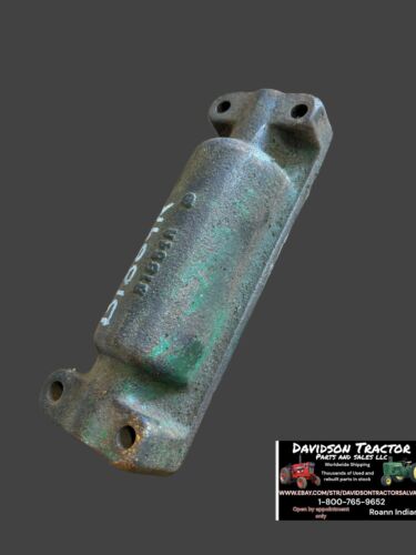 JOHN DEERE B1864R  CLUTCH FORK HOLDER HOUSING ANTIQUE TRACTOR