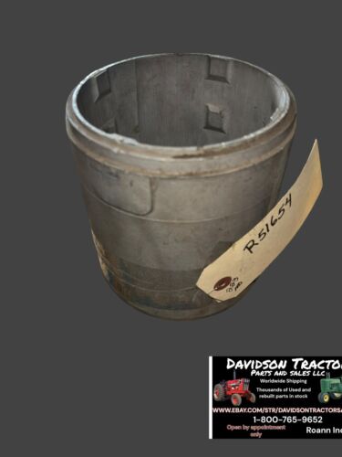 John Deere Oil Filter Cover R51654