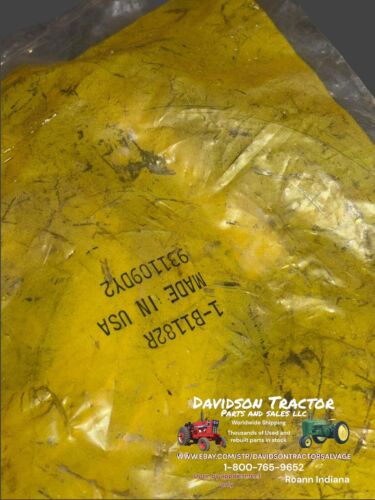 John Deere B - B1182R RETAINER New Old Stock