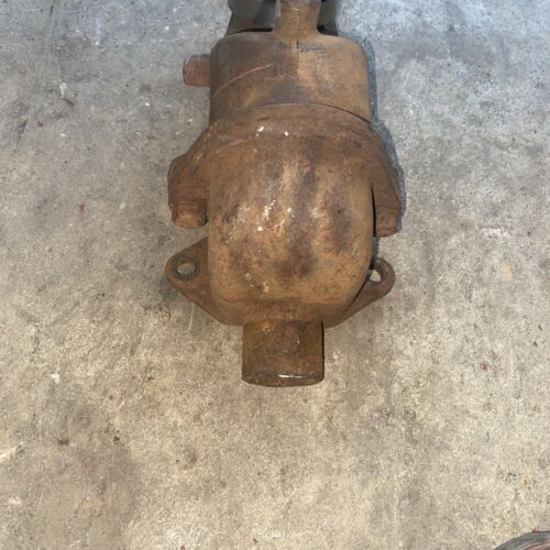 Farmall M diesel MD tractor IH engine motor top thermostat holder to radiator