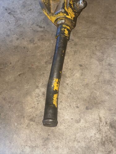 International Farmall 404 Hydraulic Filter housing