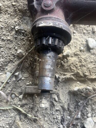 Farmall Super M SM Tractor front pedestal spindle shafts for hubs 6719D