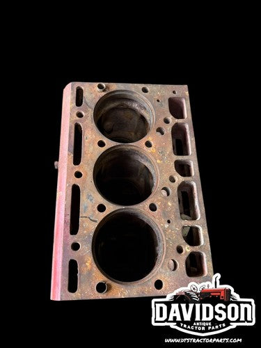 IH INTERNATIONAL 484 DIESEL BLOCK D179 GOOD USED BLOCK 3055001R3