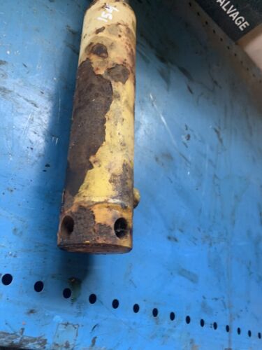 International Cub IH IHC 154 low boy Tractor lift cylinder Antique Tractor